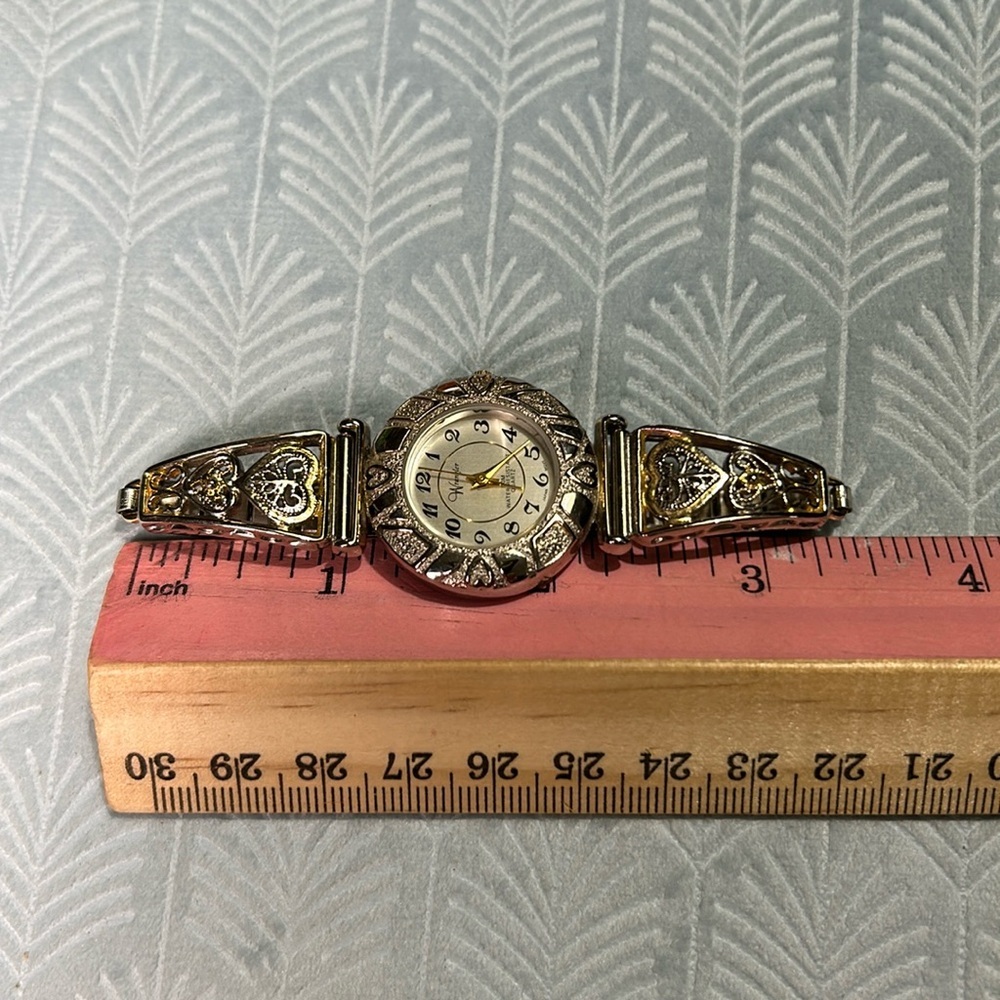 Heart detail wrangler elastic stretch silver watch - Picture 15 of 16